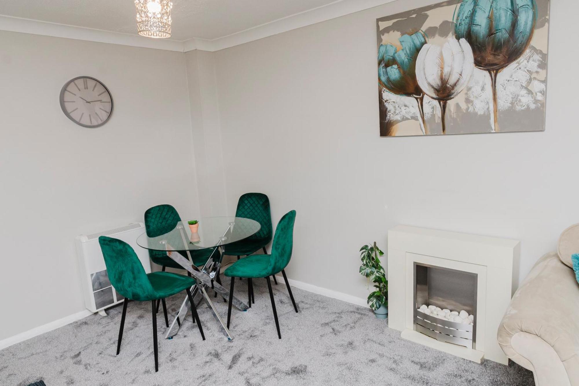 Samuel Place Holiday home Corby